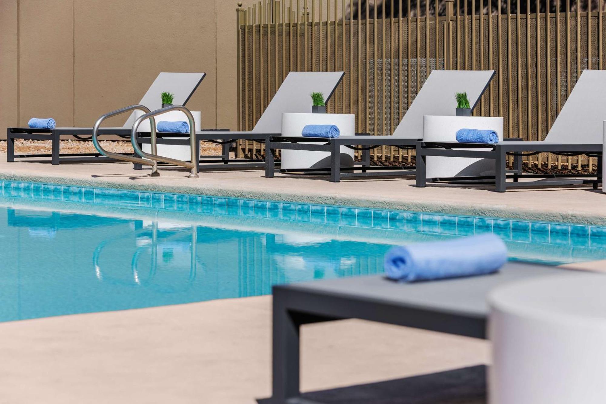 Doubletree By Hilton Las Vegas Airport Exteriér fotografie